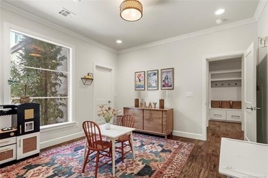 Beautiful 4 bed, 3 bath home with a 3 car garage in a prime - photo 29