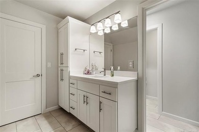 Beautiful 4 bed, 3 bath home with a 3 car garage in a prime - photo 42