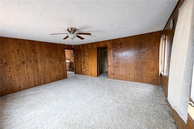Investor special in Warsaw, MO! This 2-bedroom, 2.5-bath - photo 2