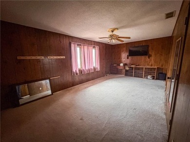 Investor special in Warsaw, MO! This 2-bedroom, 2.5-bath - photo 4