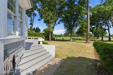 Beautifully reimagined and ideally positioned in the heart of - photo 12