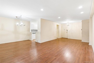 Rarely available, The Carlyle at Great Neck Plaza. A Premier - photo 8