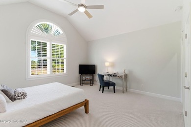 Beautifully reimagined and ideally positioned in the heart of - photo 41