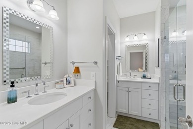 Beautifully reimagined and ideally positioned in the heart of - photo 44