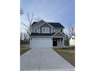 Otter Lake Home For Sale in Waterford Michigan