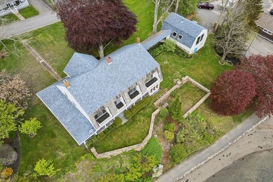 An estate prominently positioned on the banks of the York River - photo 3