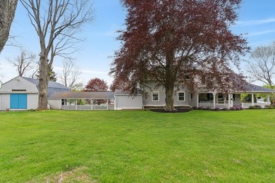 An estate prominently positioned on the banks of the York River - photo 10