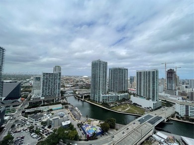 Stunning 1 bedroom and 1.5 bathroom. Enjoy the panoramic views