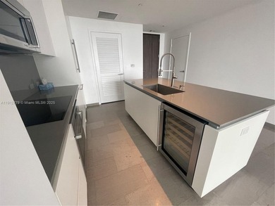 Stunning 1 bedroom and 1.5 bathroom. Enjoy the panoramic views