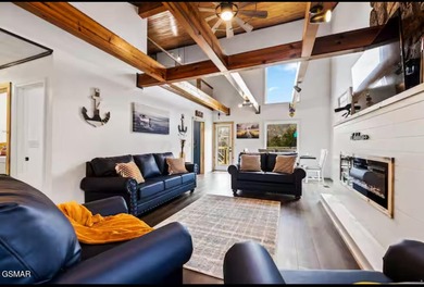 WOW FACTOR! ENJOY LAKEFRONT LIVING IN THIS BEAUTIFUL - photo 8