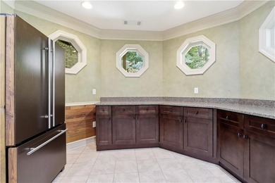 Exceptional custom estate in Waters Edge at Capitol - set on 6.5 - photo 33