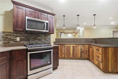 Exceptional custom estate in Waters Edge at Capitol - set on 6.5 - photo 34