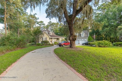 Enjoy exceptional golf course living in this beautifully - photo 11