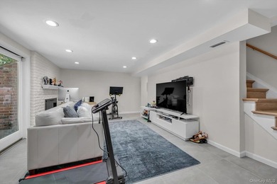 Beautifully updated and move-in ready, this High Oaks Village - photo 17