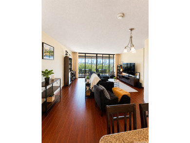 Enjoy full-on Diamond Head views from this spacious 1-bedroom - photo 1