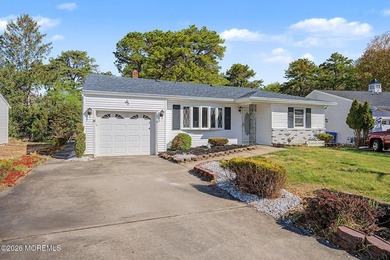 'Welcome to Silver Ridge Westerly. Glen Ridge model to your - photo 1