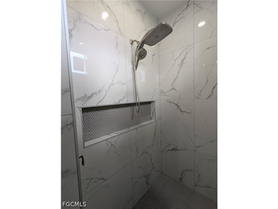 Move in ready! Beautiful new custom upgraded open floor plan - photo 12