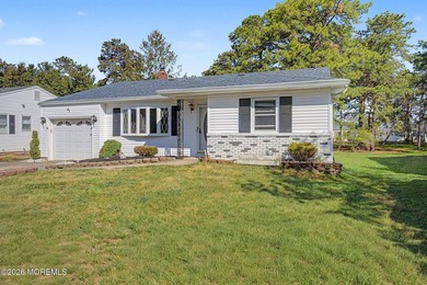 'Welcome to Silver Ridge Westerly. Glen Ridge model to your - photo 3