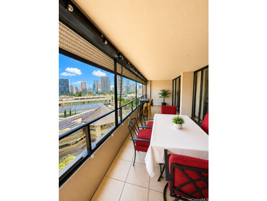 Enjoy full-on Diamond Head views from this spacious 1-bedroom - photo 4