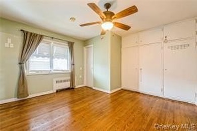 Lovely Two Story Bi-Level Home Located The Westholme, Bayside - photo 14