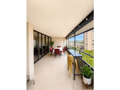 Enjoy full-on Diamond Head views from this spacious 1-bedroom - photo 5