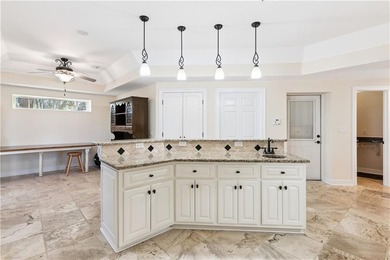 Welcome to Sandpiper Retreat, an exceptional estate-style - photo 16