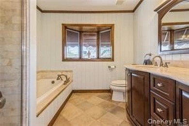 Lovely Two Story Bi-Level Home Located The Westholme, Bayside - photo 16