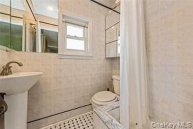 Lovely Two Story Bi-Level Home Located The Westholme, Bayside - photo 17