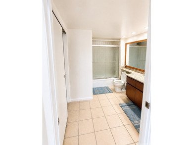 Enjoy full-on Diamond Head views from this spacious 1-bedroom - photo 8