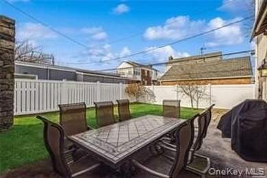 Lovely Two Story Bi-Level Home Located The Westholme, Bayside - photo 20
