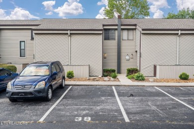 Lake Condo Sale Pending in Crossville, Tennessee