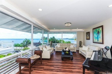 Experience luxury island living in this impeccably remodeled - photo 4