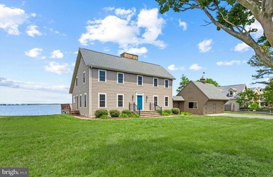 Exceptional bayfront home with 95 feet of direct water frontage - photo 1