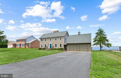 Exceptional bayfront home with 95 feet of direct water frontage - photo 5