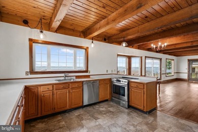 Exceptional bayfront home with 95 feet of direct water frontage - photo 9
