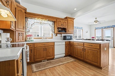 Exceptionally well maintained private retreat home on Big - photo 12