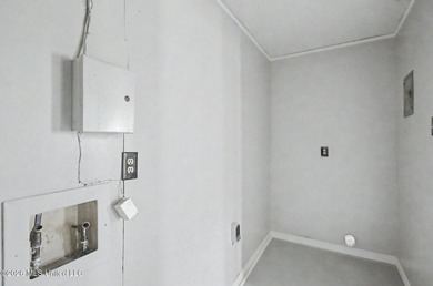 Located in a highly convenient area, this 4 bedroom, 2 bath - photo 13