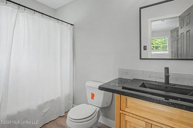 Located in a highly convenient area, this 4 bedroom, 2 bath - photo 22
