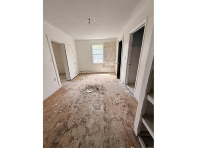 INVESTOR SPECIAL! Bring your tools and vision to this 2-bedroom - photo 4