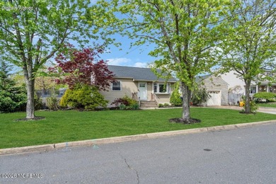 Welcome to the highly sought after Lake Riviera! This charming - photo 1