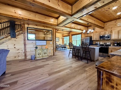 Turn-key 4-bedroom cabin located in the gated Timberlake Bay - photo 2