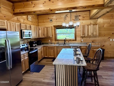 Turn-key 4-bedroom cabin located in the gated Timberlake Bay - photo 4