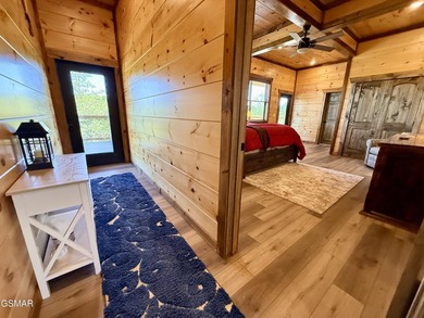 Turn-key 4-bedroom cabin located in the gated Timberlake Bay - photo 8