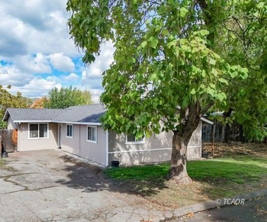 Trinity Lake / Clair Engle Lake Home For Sale in Lewiston California