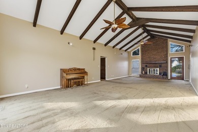 Prime location meets endless potential! This well maintained 3 - photo 11