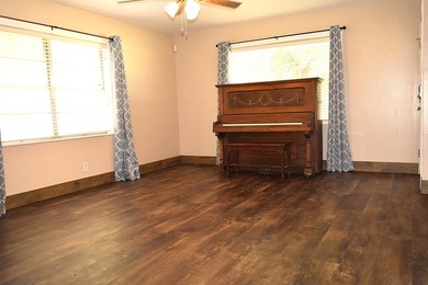 Welcome home to this delightful 3-bedroom, 2-bath cottage-style - photo 11