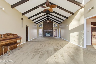 Prime location meets endless potential! This well maintained 3 - photo 14