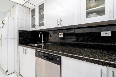 Beautifully renovated 2 bedrooms 1.5 bathroom unit in the heart
