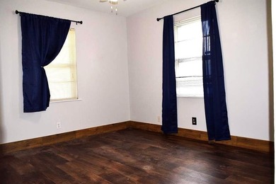 Welcome home to this delightful 3-bedroom, 2-bath cottage-style - photo 17