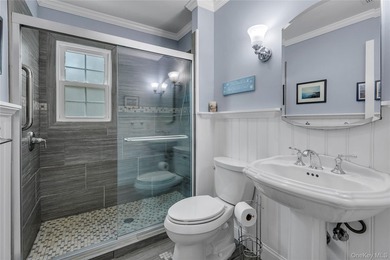 Nestled on a quiet private cul-de-sac, this beautiful 3-bedroom - photo 17